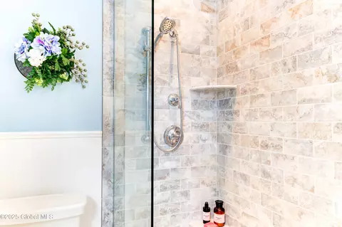 Bath - 1425 Keyes Ave, Schenectady, NY 12309 photo 8 of 11