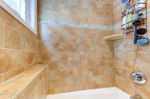 Bath - 1425 Keyes Ave, Schenectady, NY 12309 photo 6 of 11