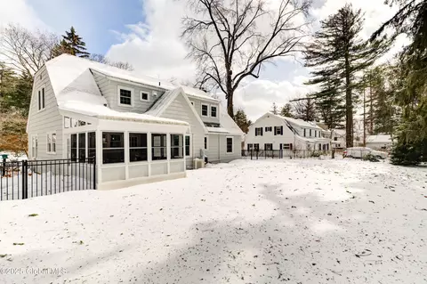Exterior - 1425 Keyes Ave, Schenectady, NY 12309 photo 2 of 11
