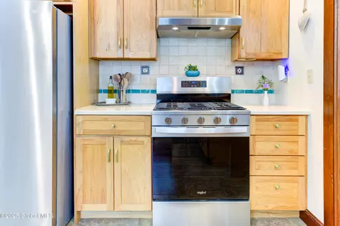 Kitchen - 1425 Keyes Ave, Schenectady, NY 12309 photo 6 of 6