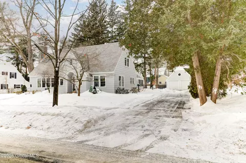 Exterior - 1425 Keyes Ave, Schenectady, NY 12309 photo 10 of 11