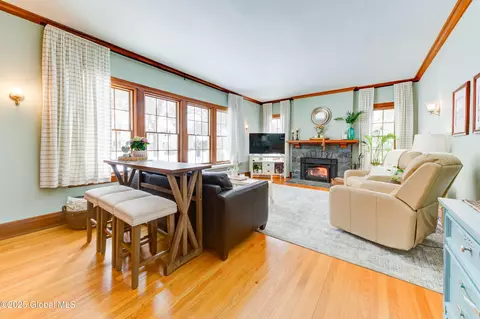 Living - 1425 Keyes Ave, Schenectady, NY 12309 photo 1 of 3