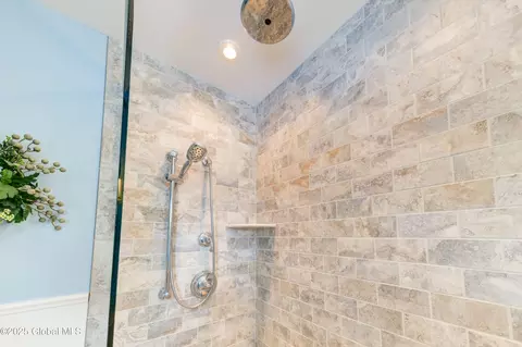 Bath - 1425 Keyes Ave, Schenectady, NY 12309 photo 9 of 11
