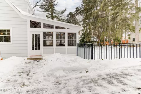Exterior - 1425 Keyes Ave, Schenectady, NY 12309 photo 5 of 11