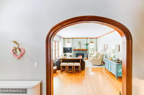 Entry Way - 1425 Keyes Ave, Schenectady, NY 12309 photo 5 of 9