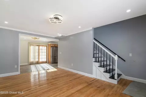 170 Ward Ave, Schenectady, NY 12304 photo 6