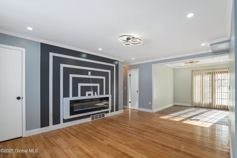 170 Ward Ave, Schenectady, NY 12304 photo 5