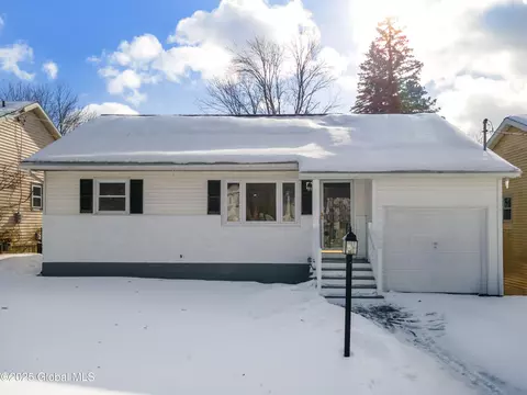 170 Ward Ave, Schenectady, NY 12304 photo 3