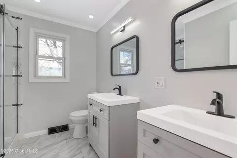 170 Ward Ave, Schenectady, NY 12304 photo 15