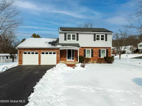 1 Heather Ln, Rensselaer, NY 12144