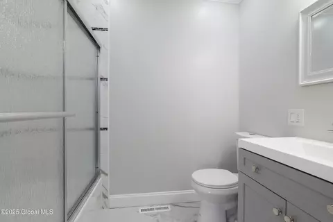 Bath - 3235 Parker Rd, Schenectady, NY 12304 photo 1 of 5