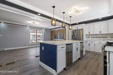 Kitchen - 3235 Parker Rd, Schenectady, NY 12304 photo 3 of 4