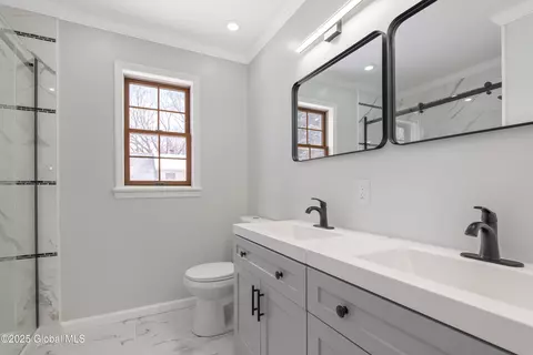 Bath - 3235 Parker Rd, Schenectady, NY 12304 photo 3 of 5