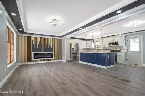 Living - 3235 Parker Rd, Schenectady, NY 12304 photo 1 of 6
