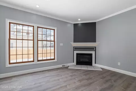 Living - 3235 Parker Rd, Schenectady, NY 12304 photo 4 of 6