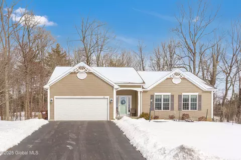 24 Trotter Rd, Selkirk, NY 12158