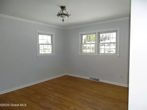 185 E Palmer Ave, Schenectady, NY 12303 photo 8