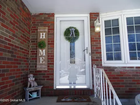 185 E Palmer Ave, Schenectady, NY 12303 photo 2