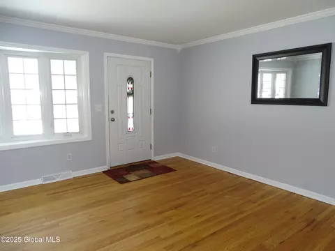 185 E Palmer Ave, Schenectady, NY 12303 photo 4