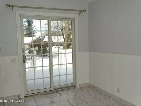 185 E Palmer Ave, Schenectady, NY 12303 photo 17
