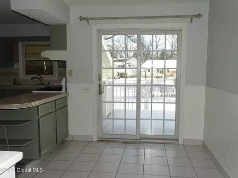 185 E Palmer Ave, Schenectady, NY 12303 photo 18