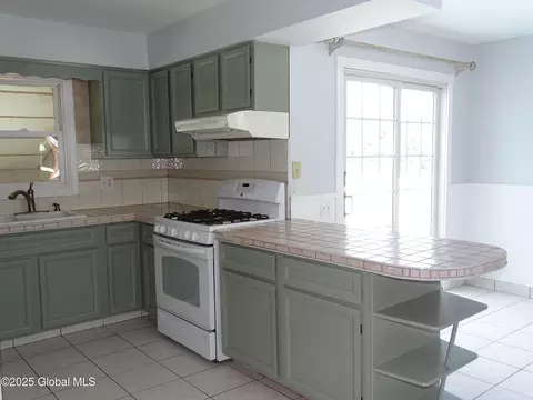 185 E Palmer Ave, Schenectady, NY 12303 photo 14