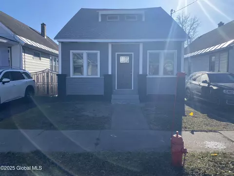 1522 Hawthorne St, Schenectady, NY 12303