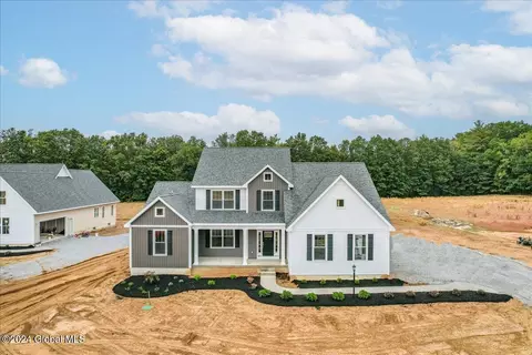 13 Brookhaven Ct, Saratoga Springs, NY 12866