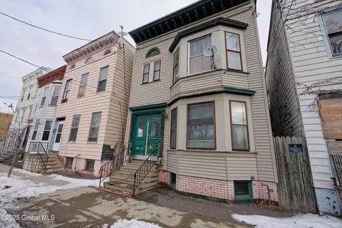 447 1st St, Albany, NY 12206