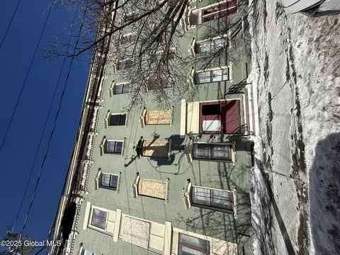 3 Elizabeth St #2, Albany, NY 12202