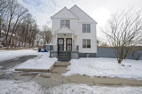 800 3rd St, Rensselaer, NY 12144