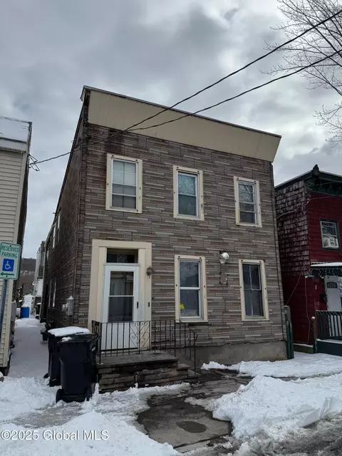 496 3rd Ave, Troy, NY 12182