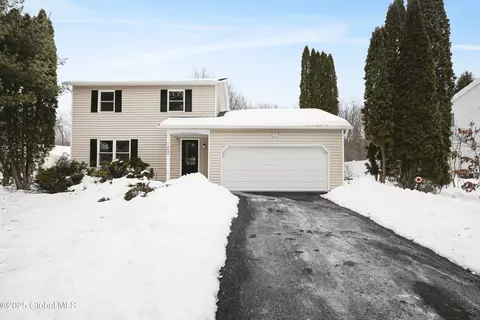 1050 Laural Ln, Malta, NY 12020