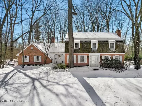 1934 Heritage Rd, Niskayuna, NY 12309