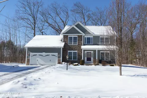 24 Cotton Wood Ln, Selkirk, NY 12158
