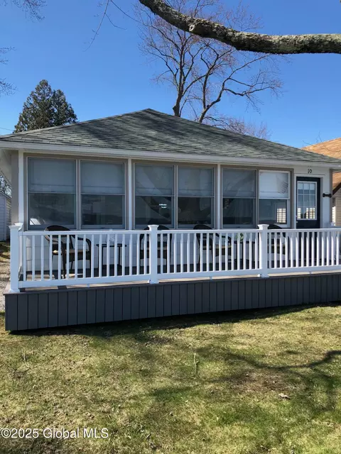 10 Riley Cove Rd, Ballston Spa, NY 12020