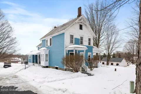 936 Bay Rd, Queensbury, NY 12804