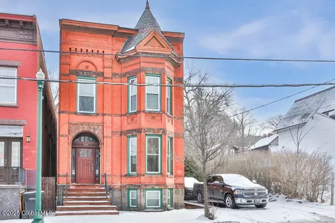 544 1st St, Troy, NY 12180