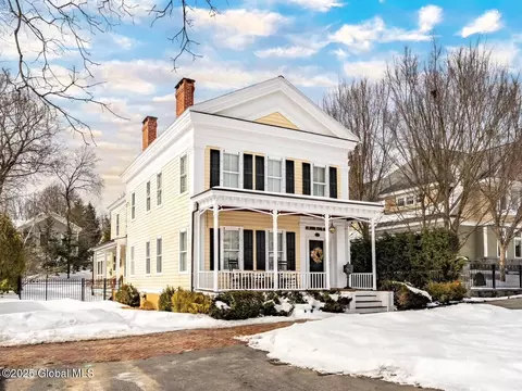 581 N Broadway, Saratoga Springs, NY 12866