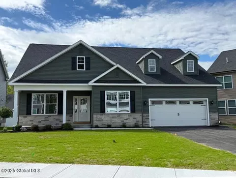 4 Aspen Dr, Ballston Lake, NY 12019