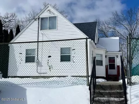 209 Lake Shore Dr, Rensselaer, NY 12144