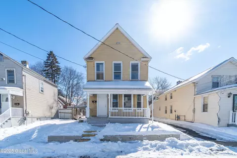 13 Yale St, Schenectady, NY 12304