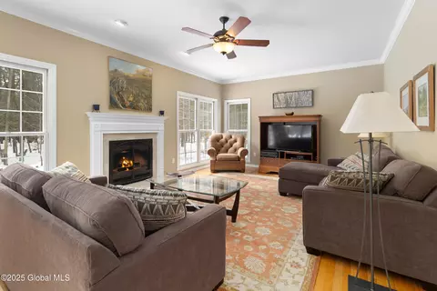 6232 Empire Ave, Schenectady, NY 12306 photo 3