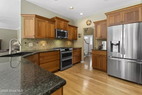 6232 Empire Ave, Schenectady, NY 12306 photo 4