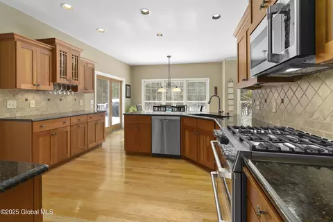 6232 Empire Ave, Schenectady, NY 12306 photo 9