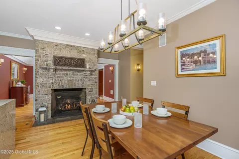 Dining - 261 Bender Ln, Glenmont, NY 12077 photo 3 of 4