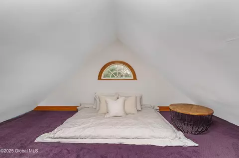 Bedroom - 261 Bender Ln, Glenmont, NY 12077 photo 12 of 12