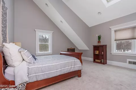 Bedroom - 261 Bender Ln, Glenmont, NY 12077 photo 9 of 12