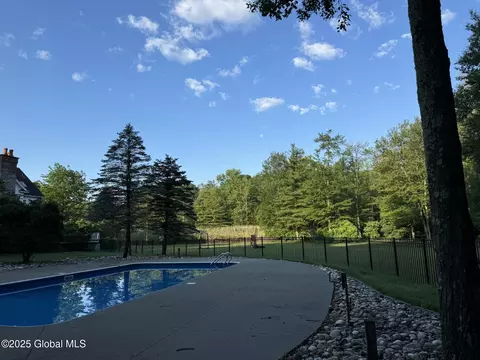 Exterior - 261 Bender Ln, Glenmont, NY 12077 photo 9 of 11