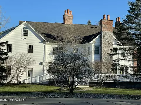 Exterior - 261 Bender Ln, Glenmont, NY 12077 photo 8 of 11